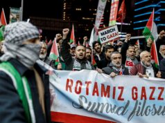 Odsúdenie a protesty proti izraelskému náletu na flotilu pomoci v Gaze | Slučka Odsúdenie a protesty proti izraelskému náletu na flotilu pomoci v Gaze | Slučka