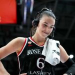 23. mája 2026; Toronto, Ontario, CAN; Útočníčka Portland Fire Bridget Carleton (6) poskytuje rozhovor po tom, čo porazila Toronto Tempo v Coca-Cola Coliseum. Povinný kredit: Kevin Sousa-Imagn Images