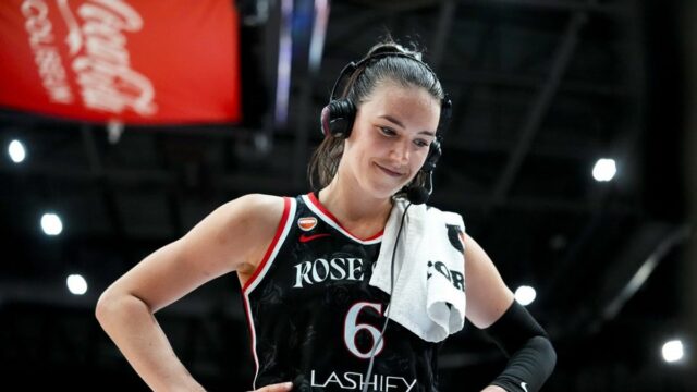 23. mája 2026; Toronto, Ontario, CAN; Útočníčka Portland Fire Bridget Carleton (6) poskytuje rozhovor po tom, čo porazila Toronto Tempo v Coca-Cola Coliseum. Povinný kredit: Kevin Sousa-Imagn Images