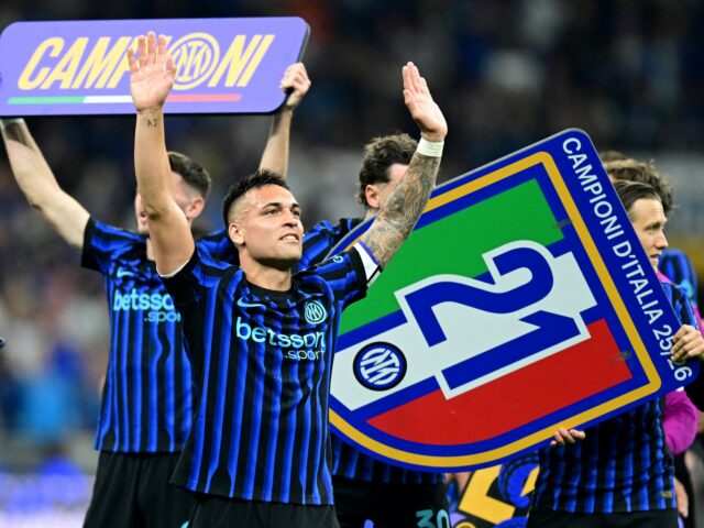 Ohňostroj v Miláne, keď Inter získal titul Serie A výhrou 2:0 nad Parmou | Futbalové správy
