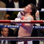Oleksandr Usyk prežil veľký strach, keď porazil Rica Verhoevena v 11. kole ich súboja o titul v ťažkej váhe.