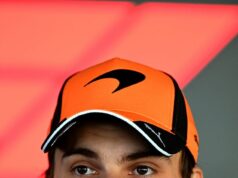 Oscar Piastri prerušil mlčanie o divokých klebetách spájajúcich Aussie s výmenou s hviezdou Red Bullu Maxom Verstappenom Oscar Piastri (na obrázku) urobil rekord vo vzťahu k fámam o jeho budúcnosti