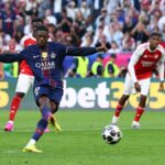 Ousmane Dembele z Paríža Saint-Germain strelil penaltu na 1:1 počas finále Ligy majstrov UEFA 2026