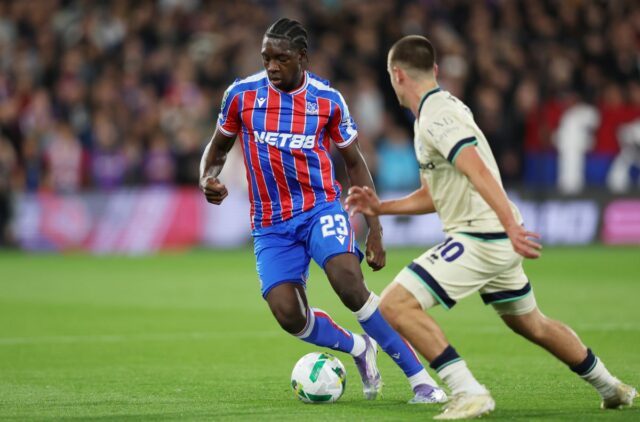 PSG a Barcelona majú záujem o Jaydeeho Canvota z Crystal Palace
