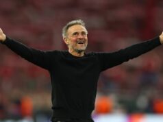 PSG bude mať pred finále Ligy majstrov obrovskú výhodu nad Arsenalom Španielsky tréner Paris Saint-Germain Luis Enrique (vľavo) reaguje po boku španielskeho trénera Arsenalu Mikela Artetu (vpravo) počas semifinálového druhého zápasu Ligy majstrov UEFA medzi Parížom Saint-Germain (PSG) a Arsenalom na štadióne Parc des Princes