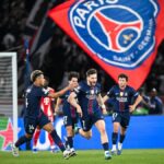 Hráči PSG oslavujú počas klasickej Ligy majstrov proti Bayernu Mníchov.