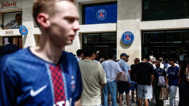 PSG vyhralo Ligu majstrov UEFA - Parížska polícia zadržala desiatky PSG vyhralo Ligu majstrov UEFA - Parížska polícia zadržala desiatky ľudí po násilnostiach počas osláv