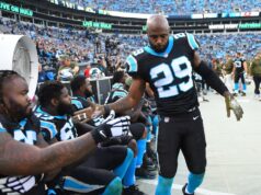 Panthers pridávajú do tímu trénerov dlhoročného S Mikea Adamsa NFL: Tampa Bay Buccaneers v Carolina Panthers