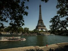 Parížania vzdorujú zákazu kúpania, aby sa schladili, keďže Európu zasiahli rekordné horúčavy | Klimatické správy Parížania vzdorujú zákazu kúpania, aby sa schladili, keďže Európu zasiahli rekordné horúčavy | Klimatické správy
