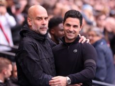 Pep Guardiola potvrdil odchod Man City po prehre o titul v Premier League s Arsenalom Pep Guardiola, manažér Manchestru City, a Mikel Arteta, manažér Arsenalu, sa stretávajú pred zápasom Premier League medzi Manchestrom City a Arsenalom na Etihad Stadium 19. apríla 2026 v Manchestri v Anglicku.
