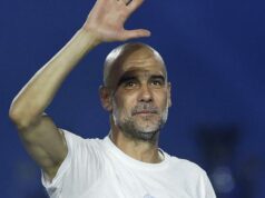 Pep Guardiola pozdravil Michael Jordan na rozlúčkovej párty v Man City Pep Guardiola pozdravil Michael Jordan na rozlúčkovej párty v Man City