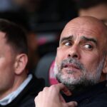 BOURNEMOUTH, ANGLICKO - 19. MÁJ: Pep Guardiola, manažér Manchestru City, sleduje pred zápasom Premier League medzi Bournemouthom a Manchestrom City na Vitality Stadium 19. mája 2026 v Bournemouthe v Anglicku. (Foto: Michael Steele/Getty Images)