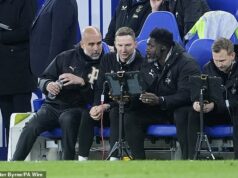 Pep Lijnders odhaľuje, prečo odchádza z Man City a vymenúva tri požiadavky, ktoré Pep Guardiola vyslovil po svojom vstupe do klubu, keď začína pracovať pod „intenzívnym“ manažérom. Pep Lijnders (v strede) prezradil, prečo sleduje Pepa Guardiolu (vľavo) z Man City