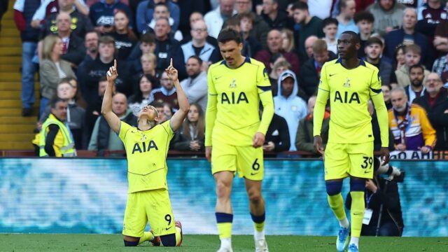 Richarlison oslavuje gól za Tottenham Hotspur