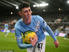 Phil Foden podpisuje novú štvorročnú zmluvu v Man City uprostred nerovnomernej formy – anglická hviezda čelí nervóznemu čakaniu na verdikt Thomasa Tuchela vo Svetovom pohári Phil Foden potvrdil, že po podpise novej štvorročnej zmluvy zostáva v Man City