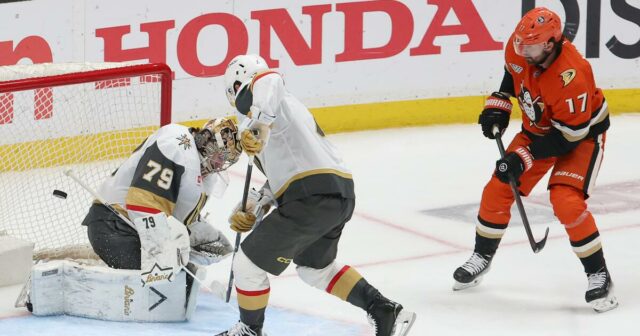 Play-off NHL: Ducks porazili Vegas v zápase 4 o vyrovnanú sériu

