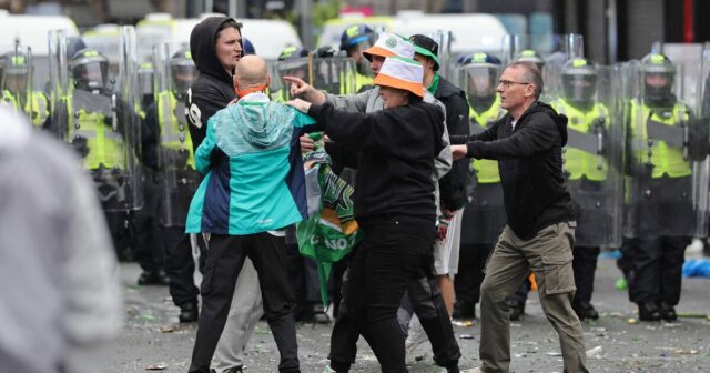 Polícia reaguje na zdravotnú pohotovosť zasypanú fľašami hlučnými fanúšikmi Keltov | Futbal | Šport
