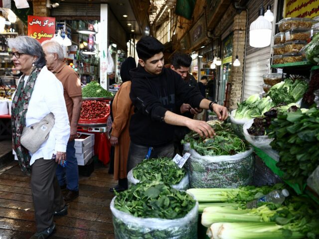 Potravinová inflácia bije domácnosti vo vojnou zasiahnutom Iráne | Americko-izraelská vojna proti Iran News
