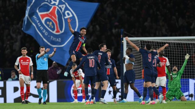 Pravidlá Ligy majstrov UEFA sa zmenili po problémoch týkajúcich sa PARÍŽ, FRANCÚZSKO - 7. MÁJ: Marquinhos z Paríža Saint-Germain oslavuje víťazstvo so spoluhráčom Ousmane Dembele ako rozhodca Felix Zwayer odpískal posledný semifinálový zápas Ligy majstrov UEFA 2024/25 medzi Paris Saint-Germain a Arsenal FC v Parc des Princes vo Francúzsku 225. mája. (Foto: David Ramos/Getty Images)