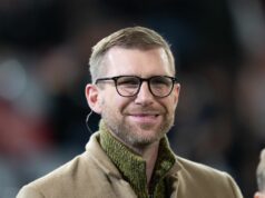 Prečo Per Mertesacker dostáva poctu Arsenalu pred súbojom Fulhamu na Emirates Stadium Per Mertesacker sa pozerá
