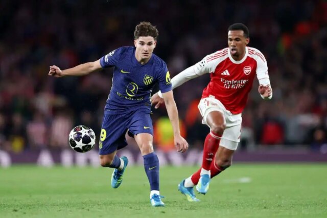 Prečo bol Julián Alvarez vyradený predčasne v Arsenale 1:0 Atlético Madrid
