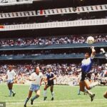 Prečo je víťazstvo na majstrovstvách sveta v roku 1986 nad Anglickom v Argentíne najpyšnejšie, úloha, ktorú zohral rok 1966, odhalený muž, ktorý vymyslel frázu „Božia ruka“, hnev na Steva Hodgea a ako sa Maradona naučil svoj „trik“