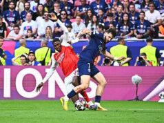 Prečo rozhodca neukázal druhú žltú vs PSG Prečo rozhodca neukázal druhú žltú vs PSG