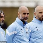 Manchester City nezostane dlho bez manažéra, jeho bývalý asistent trénera Enzo Maresca (vpravo) by sa mal vrátiť do klubu vo vrcholovej funkcii