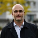 Predseda Lorient Loïc Féry stanovuje prestupové poplatky pre Pabla Pagisa a Arthura Avoma