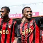 Premier League: Bournemouth dvojnásobne vedie proti Crystal Palace po udelenom miernom treste
