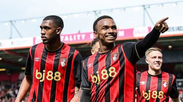 Premier League: Bournemouth dvojnásobne vedie proti Crystal Palace po udelenom miernom treste
