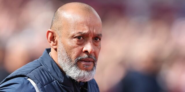 Premier League LIVE: Nottingham Forest sa snaží urobiť krok bližšie k prežitiu proti Newcastlu, než Arsenal pocestuje do West Hamu.
