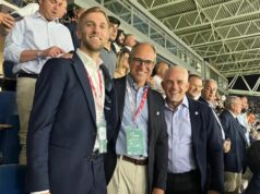 Premier League má „spätný“ systém Obrázok cez La Grada. Brad Spiby s Alanom Paceom.