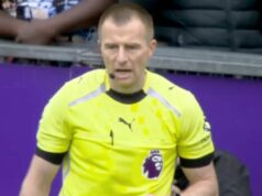 Premier League vstúpila po spore o gól v Man Utd, keď rozhodca zrušil VAR Rozhodca Michael Salisbury