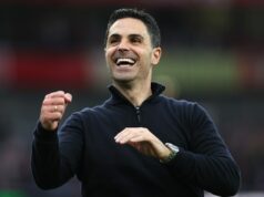 Prestup Arsenalu oficiálne potvrdený, keď vyhlásenie odhaľuje klauzulu o uvoľnení vo výške 60 miliónov libier PORTO, PORTUGALSKO - 2. mája: Jakub Kiwior z FC Porto riadi loptu počas zápasu Primeira Ligy medzi FC Porto a FC Alverca na Estadio do Dragao 2. mája 2026 v portugalskom Porte. (Foto: Miguel Lemos/Eurasia Sport Images/Getty Images)