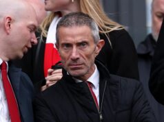 Prestup Arsenalu za viac ako 30 miliónov libier je ohrozený po novom zranení, ktoré Andreu Bertu v lete bolí Andrea Berta, športový riaditeľ Arsenalu, je pod tlakom, aby toto leto zlepšil predaj hráčov