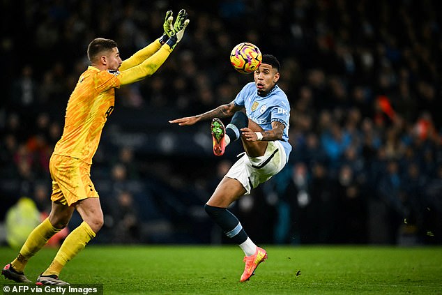 Prestupový brífing Tottenhamu: Dve hviezdy Man City, ktoré chcú viesť Tottenham obnovil záujem o krídelníka Manchestru City Savinha