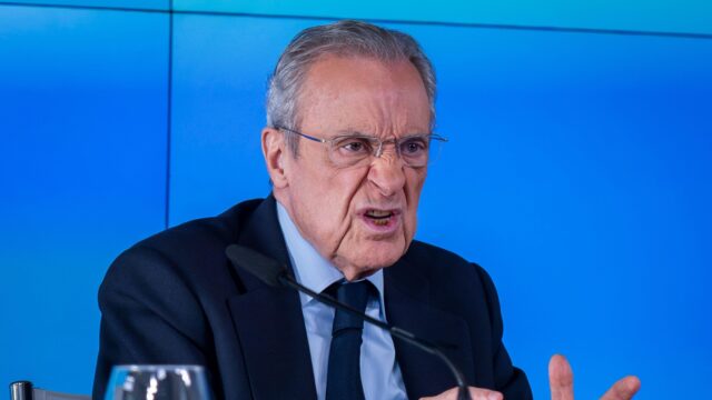Prezident Realu Madrid Florentino Pérez na tlačovej konferencii stratil plán
