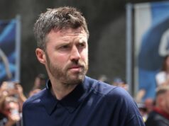 Prijatie pôžičky hráča Man Utd vo výške viac ako 50 miliónov libier hovorí za všetko, pričom Michael Carrick má jasný postoj Michael Carrick sa pozerá