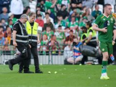 Protiizraelský protest proti tenisu narušil futbalový zápas medzi Írskom a Katarom Protiizraelský protest proti tenisu narušil futbalový zápas medzi Írskom a Katarom