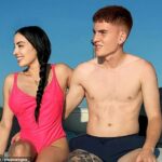Valentin Barco (vpravo), od ktorého sa očakáva, že bude prvou posilou Xabiho Alonsa ako šéfa Chelsea, oznámil odchod zo Štrasburgu
