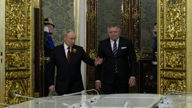 Putin po prvýkrát hovorí, že je otvorený stretnúť sa so Zelenským mimo Ruska | Správy
