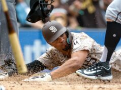 RBI singel Xandera Bogaertsa pomáha Padresovi dostať sa na vrchol White Sox MLB: Chicago White Sox v San Diego Padres