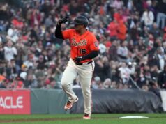 Rafael Devers obydlia, aby poháňali obrov okolo pirátov MLB: Pittsburgh Pirates v San Francisco Giants