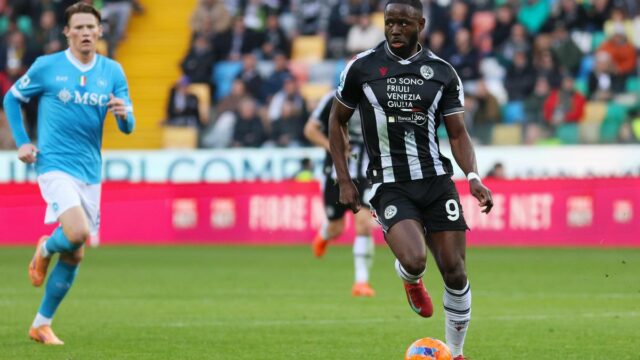 Rasizmus v Serie A – útočník Udinese Keinan Davis rasovo zneužívaný počas víťazstva nad Cagliari

