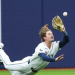 20. mája 2026; Petrohrad, Florida, USA; Pravý hráč Tampy Bay Rays Jonny DeLuca (21) sa v tretej smene na Tropicana Field chytí proti Baltimore Orioles. Povinný kredit: Nathan Ray Seebeck-Imagn Images