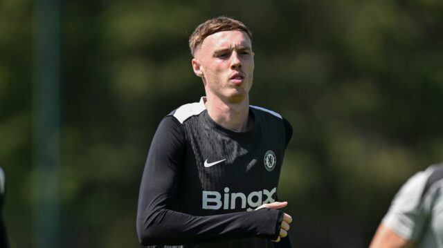 Cole Palmer z Chelsea počas tréningu na Chelsea Training Ground 22. mája 2026 v Cobhame v Anglicku