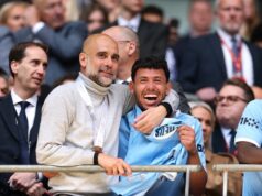 Reakcia Manchestru City po tvrdení, že Pep Guardiola sa po 10 rokoch rozhodol odísť z klubu LONDÝN, ANGLICKO - 16. MÁJ: Pep Guardiola, manažér Manchestru City, oslavuje so Savinhom po zápase finále FA Cupu Emirates medzi Chelsea a Manchestrom City 16. mája 2026 v Londýne v Anglicku. (Foto: Michael Regan – The FA/The FA cez Getty Images)