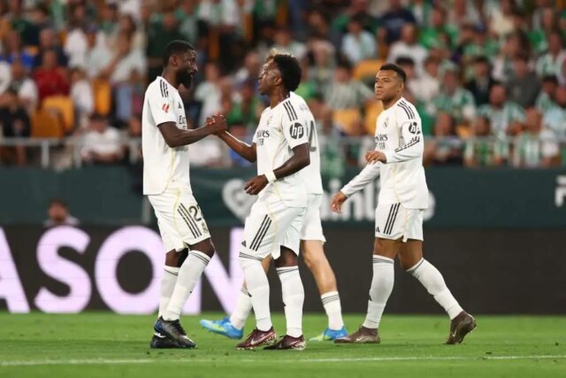Real Madrid začal na poslednú chvíľu rokovať o predĺžení zmluvy

