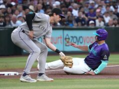 Rockies sa prehnali okolo Diamondbacks v deviatej smene RBI hit MLB: Colorado Rockies v Arizona Diamondbacks